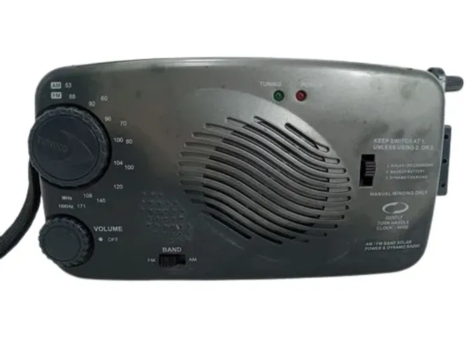 RÁDIO PORTÁTIL KEEP SWITCH AT 1 SOLAR POWER - PARA MANUTENÇÃO OU RETIRADA DE PEÇAS
