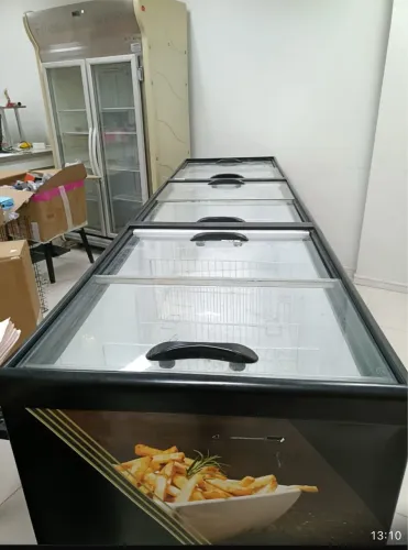 Frezer horizontal com tampo de vidro tipo ilha 