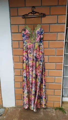 Vestidos Festa 150,,00 cada 
