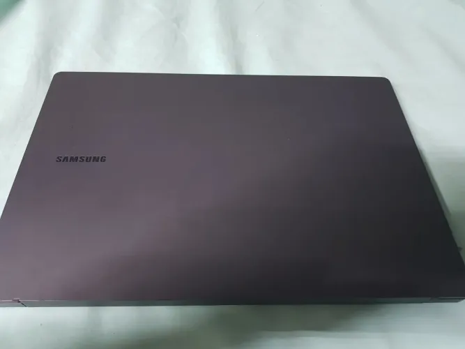 Troco galaxybook 2 i5 8 de ram 512gb placa Nvidea por celular 