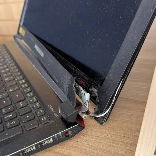 Carcaça de notebook quebrada?