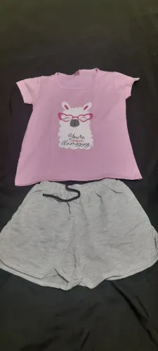 Conjunto menina, de 7 a 9 anos, promoção, 12$ cada