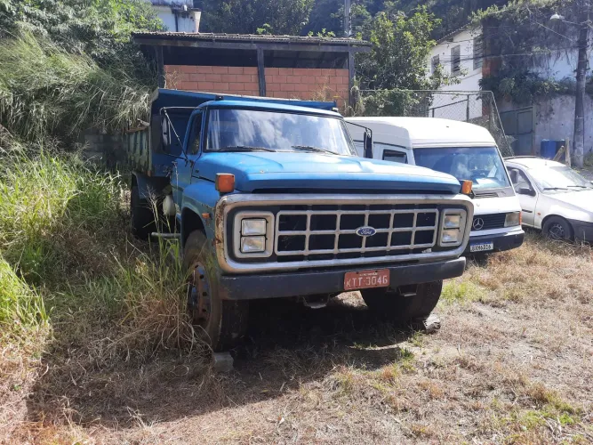 Caminhão ford ano 88 aceita troca alguma coisa de meu interesse