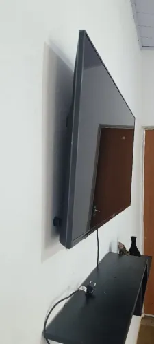 Smart tv LG 43 comprada em novembro, não tem nem marcas de uso, está super nova! 