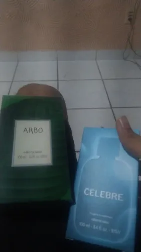 Perfumes originais chega pra loja