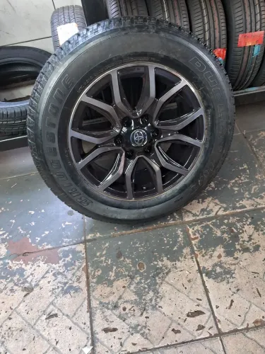 Roda e pneu aro 18 original da Hilux novo