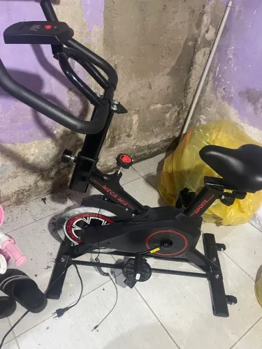 Vendo bicicleta ergométrica nova