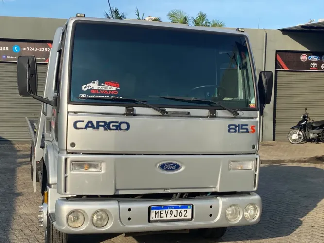 Ford cargo 815 S plataforma