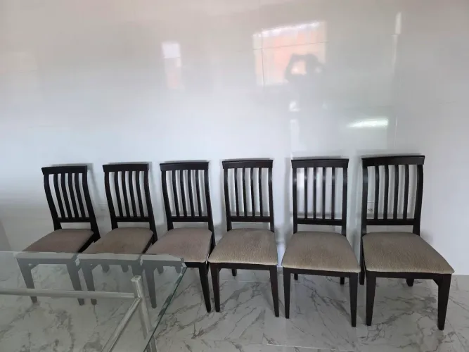 VENDO 6 CADEIRAS OU POR UNIDADE DA LOJA JACAUNA , TODAS PERFEITAS.