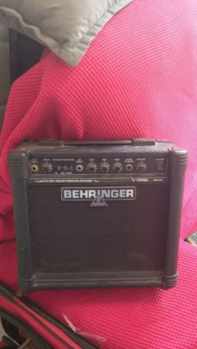 mini amp Behringer v tone GM108