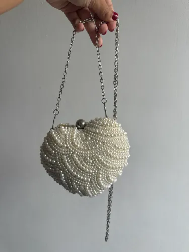 Clutch/bolsa coração pérolas