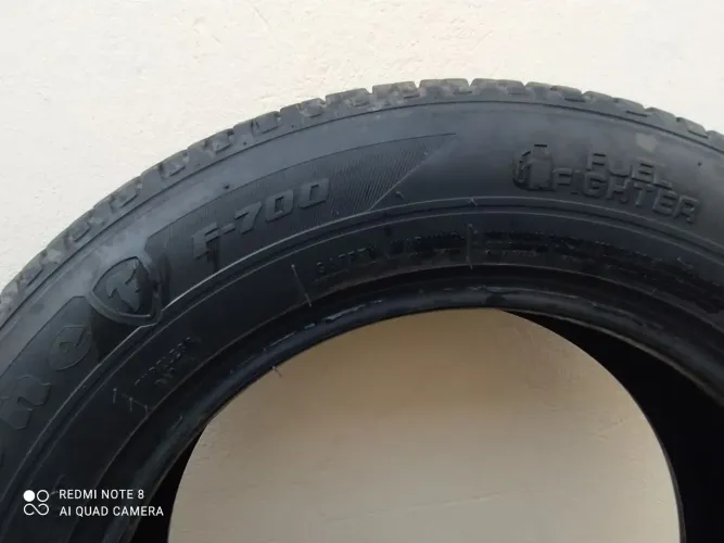 Vendo pneus semi novos