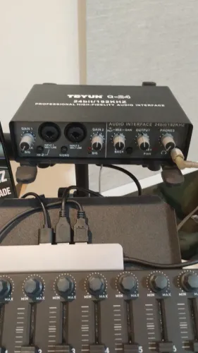 Interface de áudio Teyun Q-24 " estado de nova" oportunidade