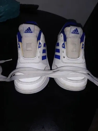 Tênis infantil adidas