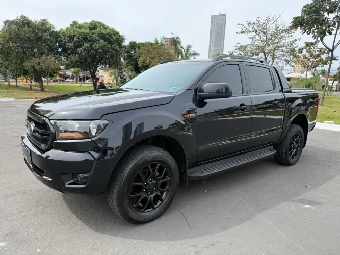 Ford Ranger Black 2.2 4X2 CD Diesel AUT 2023