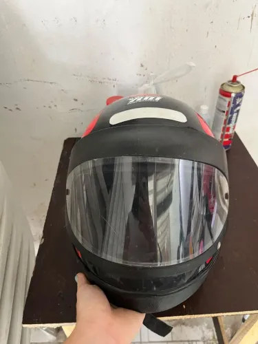 Capacete tem 58
