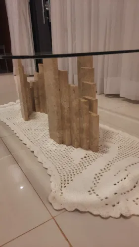 Linda Mesa de centro com vidro e base de pedra