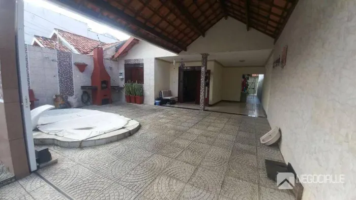 Casa com 3 dormitórios à venda, 180 m² por R$ 630.000,00 - Catolé - Campina Grande/PB
