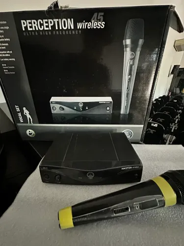 Microfone sem fio akg