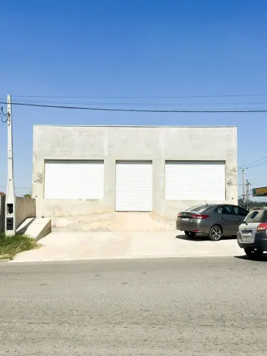 Imóvel para aluguel e venda possui 500 metros quadrados em Centro - Araçoiaba da Serra - S