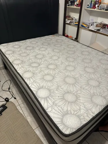 Cama casal com box