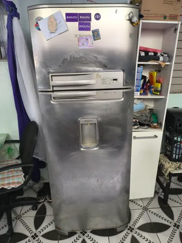 Geladeira pra retirar peças