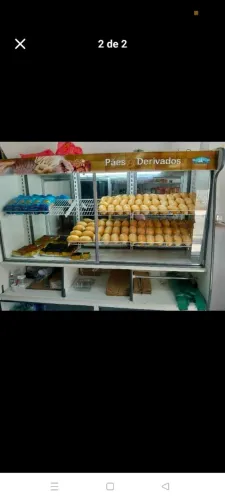 Balcão expositor de pães