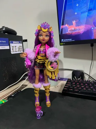 LOTE DE MONSTER HIGH CLAWDEEN MONSTER FEST E ACESSÓRIOS DIVERSOS