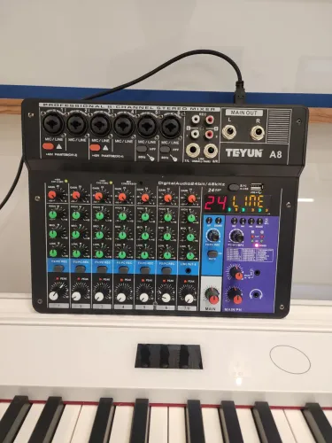 Mesa de Som Teyun A8 com fonte e cabo em excelente estado 