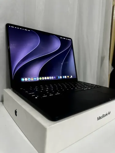 MacBook Air M2 13 - 16GB/256GB