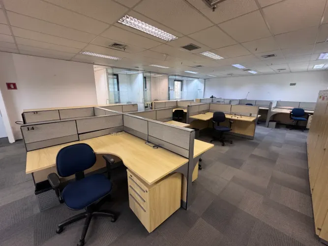 Escritório mobiliado para alugar na Berrini Brooklin 322 m² 13 vagas