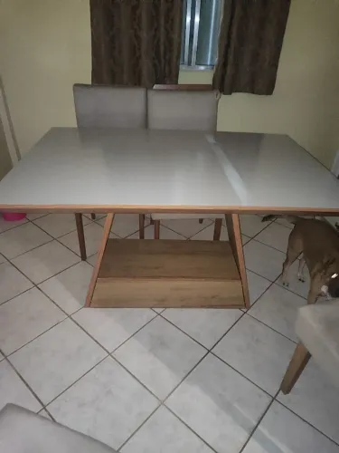 Mesa 4 cadeiras