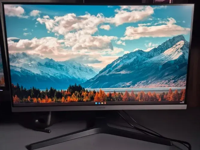 Monitor Samsung 4K 28" IPS UR55