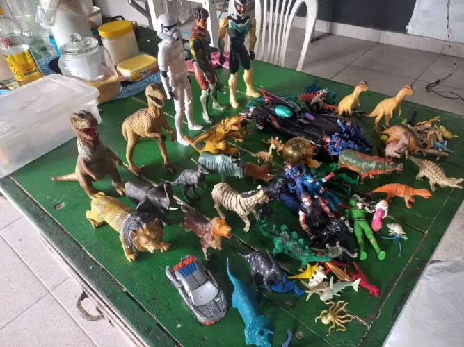 vendo esses brinquedos rs 150 reais
