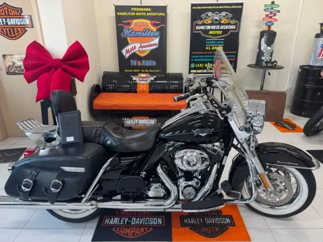 Harley-Davidson Road King Classic 2013 - Linda, equipada e revisada.
