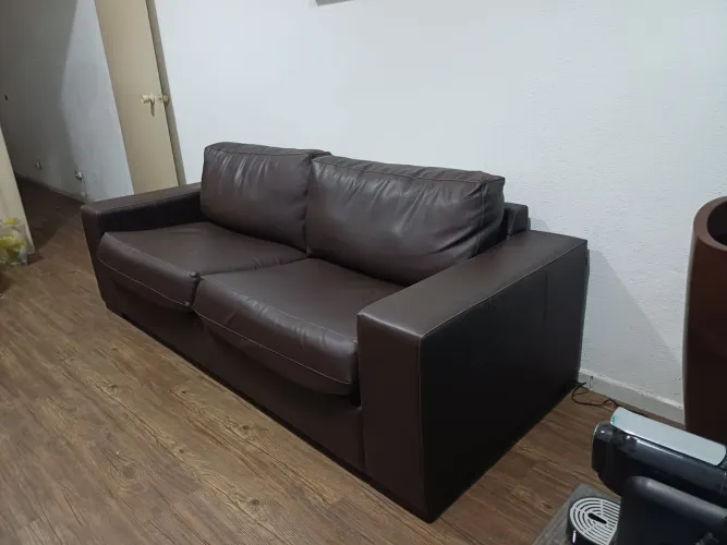 Sofa confortável marrom