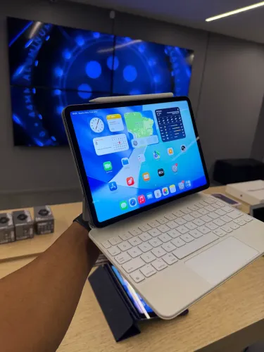 iPad Pro M1 + Apple Keyboard 