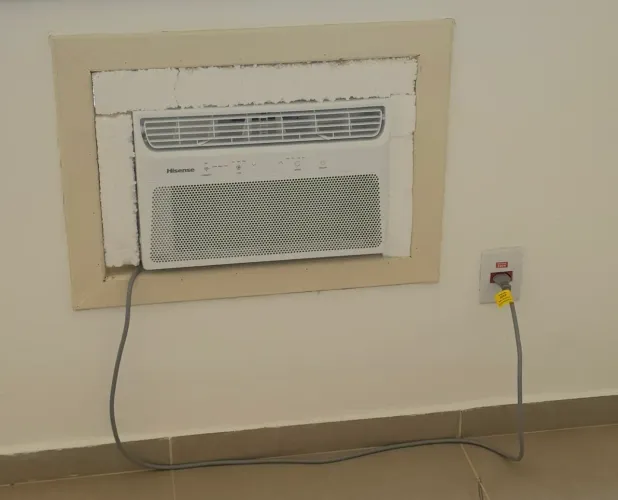 Ar Condicionado de Janela Hisense 7500 Btus Wi-fi com App Connect