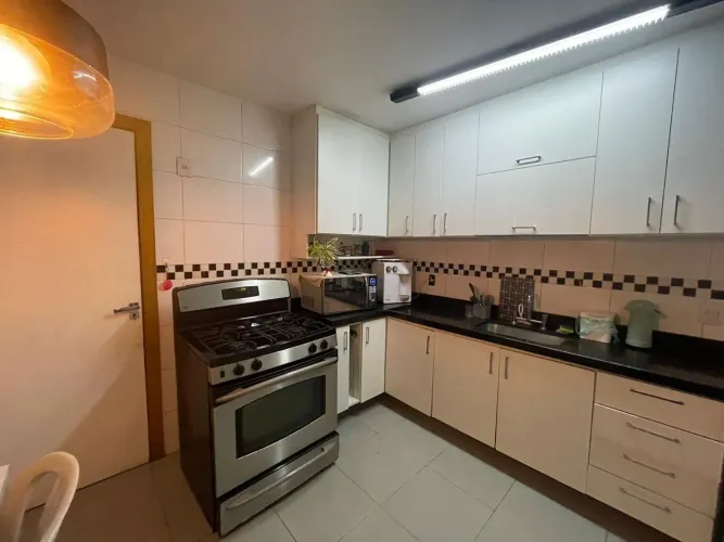 Linda casa à venda na Região Oceânica de Niterói
