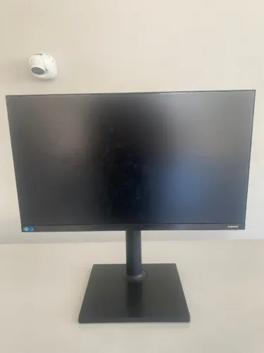 Monitor Samsung T450 24" Full HD IPS HDMI/DP com Ajuste de Altura Profissional