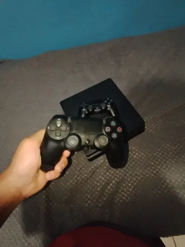 Ps4 semi-novo 2 controles 1terabytes