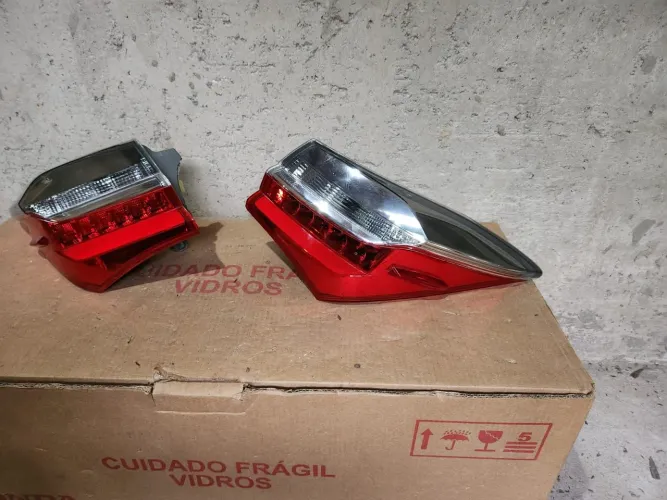 Lanternas Corolla 18/19 original 