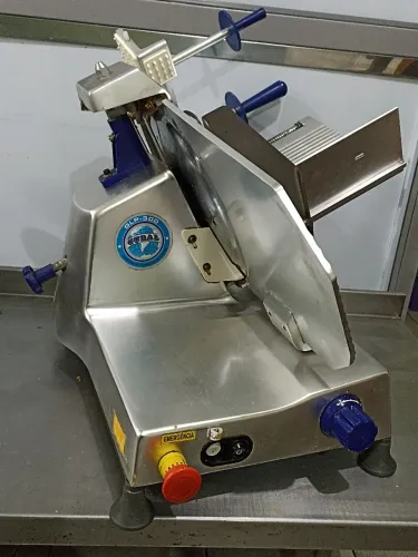 Fatiadeira Gural GLP-300