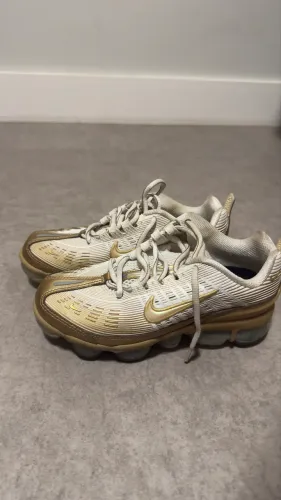 Vende-se tênis Nike Feminino tamanho 35