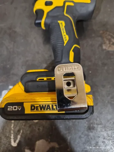 CHAVE DE IMPACTO DEWALT 20V+ BATERIA DE 2AH