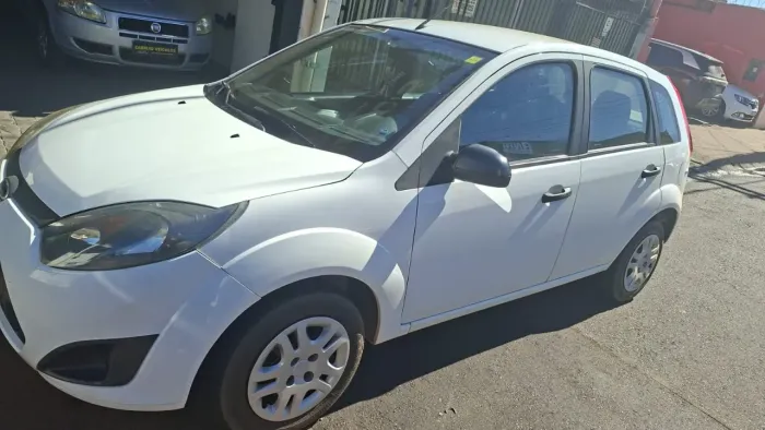Ford Fiesta 1.0 Rocam SE Plus Hatch 8V Flex 4P Manual 2013