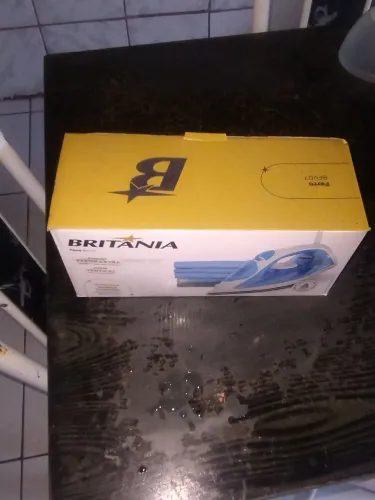 Ferro de passar roupa novo na caixa nunca usado por 90 reais whatszap 86 9 *