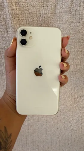 IPHONE 11 64gb com fone de ouvido