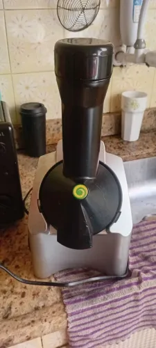 Máquina de fazer sobremesas com frutas congeladas 