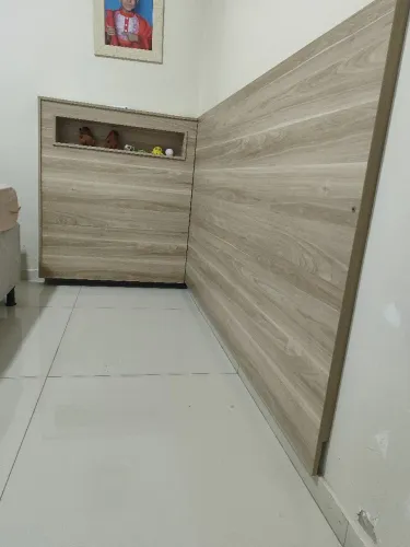 Cabeceira de MDF com nicho e tomadas e lateral pro colchão 